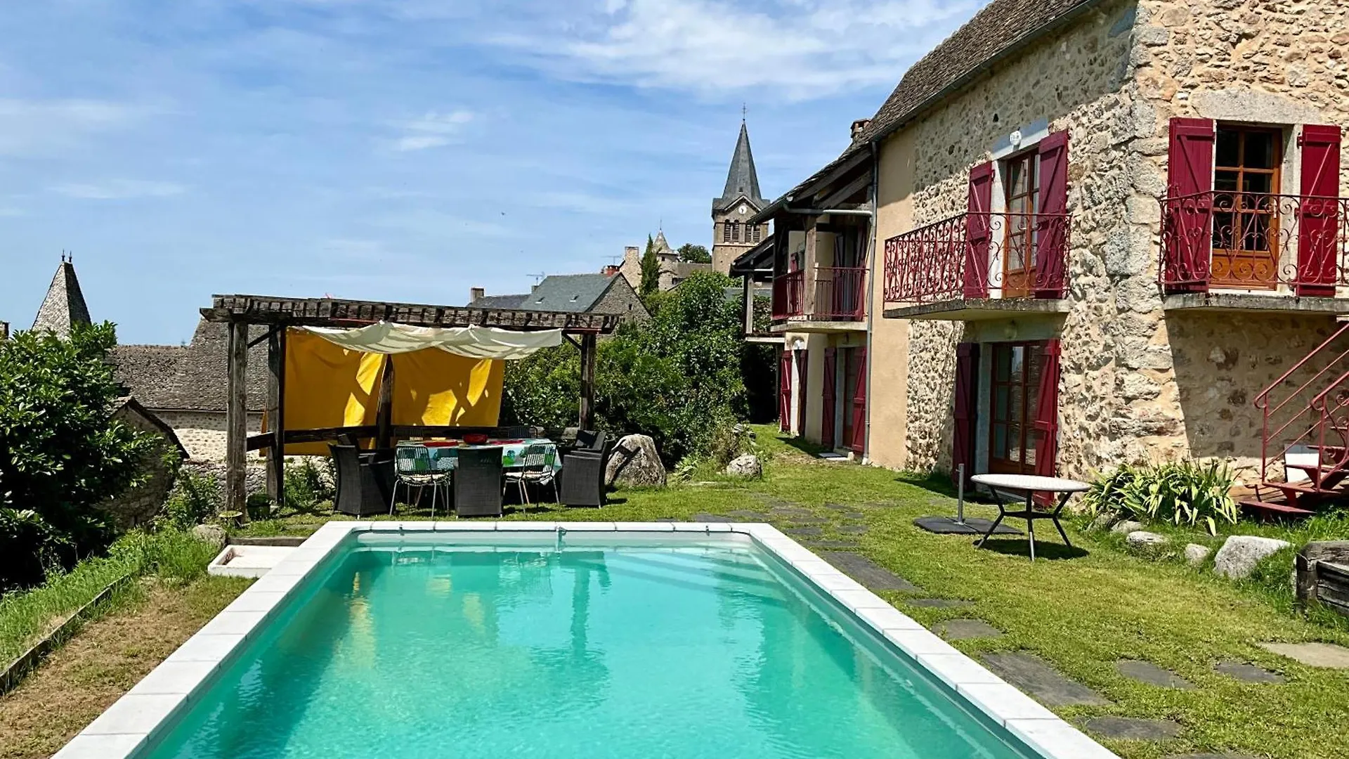 Beautifully Restored Farmhouse Villa Lunac 法国