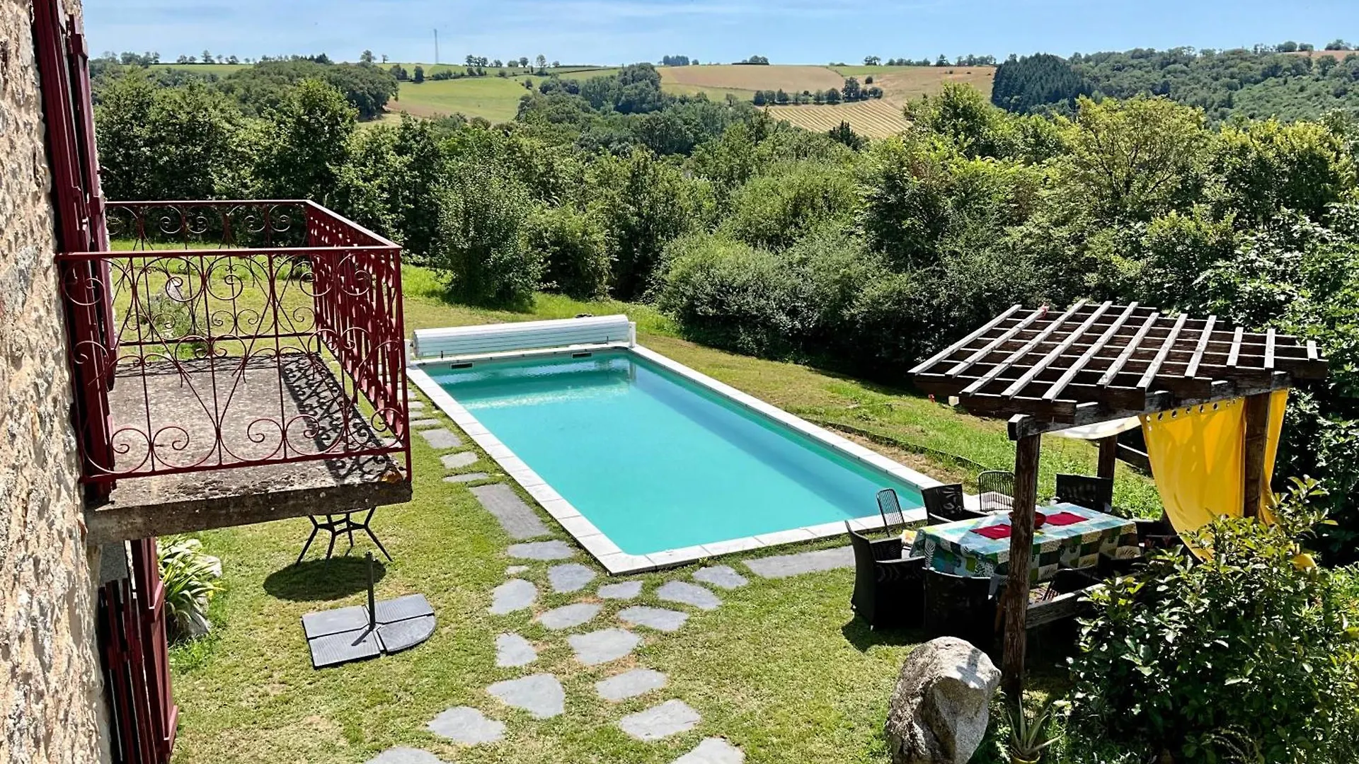 Beautifully Restored Farmhouse Villa Lunac